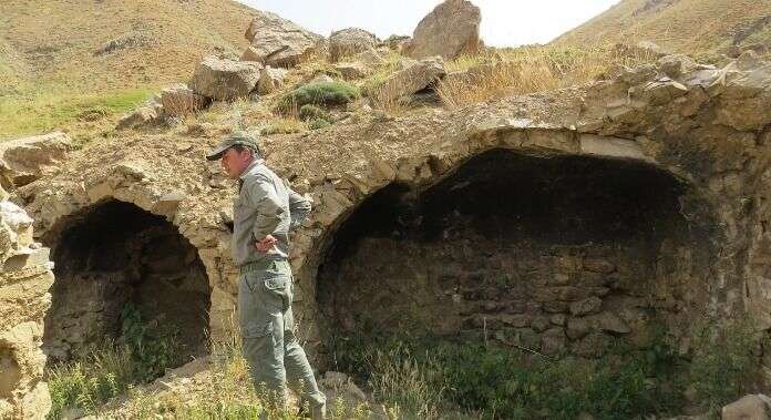 کشف غاری باستانی با اسکلت‌های انسانی در دشت لار لواسان