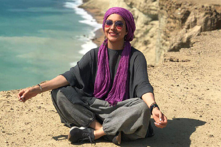 این نقطه ایران بازیگر زن سینما را هیجان زده کرد | همخوانی با کودکان بلوچی که حافظ سنت‌هایشان هستند