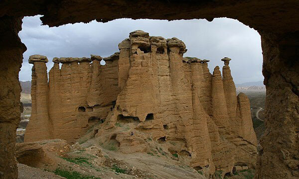 بهستان ؛ قلعه‌ای اسیر در دودکش‌های جن | دژی تاریخی در کنار رودخانه‌ قزل اوزن