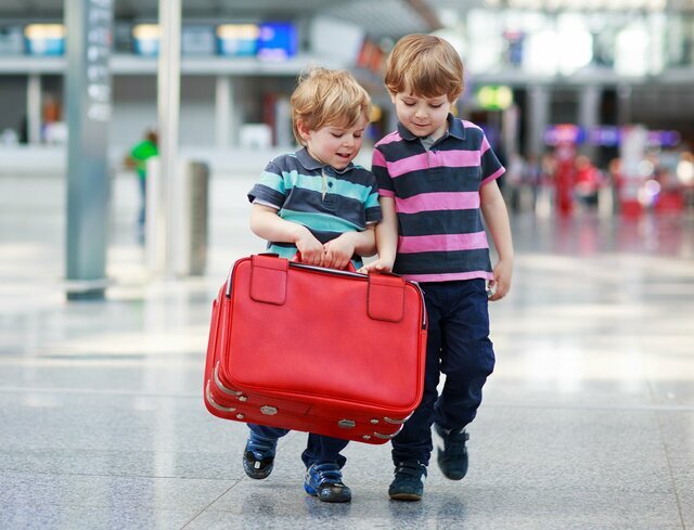 نکاتی که هنگام سفر با کودک باید در نظر بگیرید | استراتژی های هوشمندانه سفر با بچه چیست؟