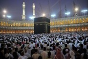عربستان، بوسیدن و لمس خانه خدا را برای جلوگیری از شیوع کرونا ممنوع کرد
