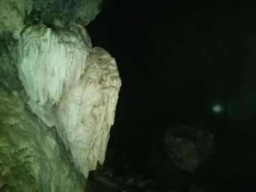 کشف یک غار شگفت‌انگیز و تاریخی در لرستان
