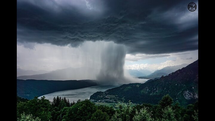 لحظه‌ای که سونامی از بهشت بر روی دریاچه اتریش بارید