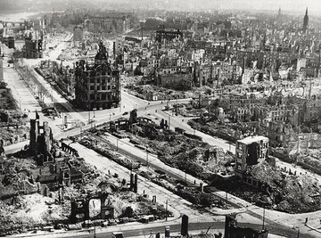 سالروز جنایت درسدن آلمان | شهری با گنجینه‌های معماری که در ۳ روز پذیرای ۳ میلیون و ۹۰۰ هزار کیلو بمب بود