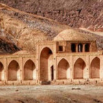 زلزله به قنوات و کاروانسرای راور کرمان آسیب زد