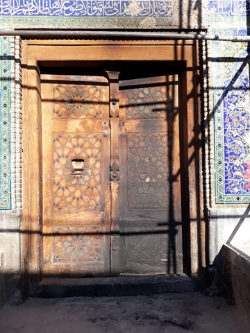 آتش سوزی در مسجد سید اصفهان توسط کارتن‌خواب‌ها│آغاز مرمت مسجد سید از یکماه پیش