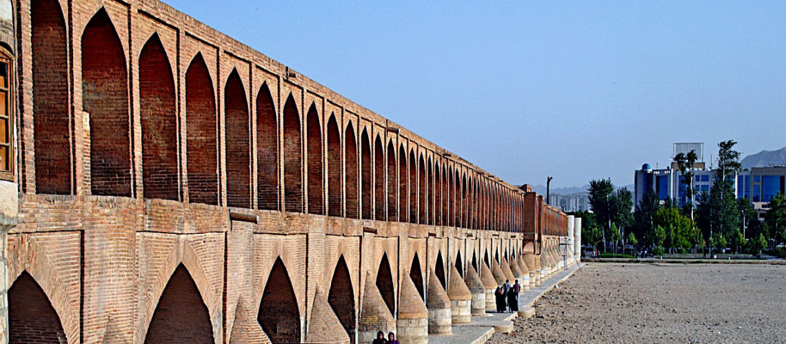 پایگاه پژوهش پل‌های تاریخی اصفهان تشکیل می‌شود| نصب حفاظ برای دهانه‌های ۳۳ پل تصویب شد