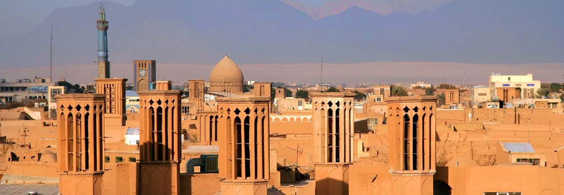 فیلم | مجسمه‌های خشتی برای اولین بار در جهان در نقاط تاریخی یزد نصب شد