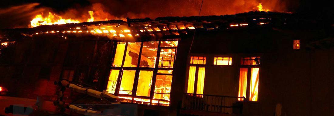 خانه تاریخی دریابیگی در لنگرود در آتش سوخت
