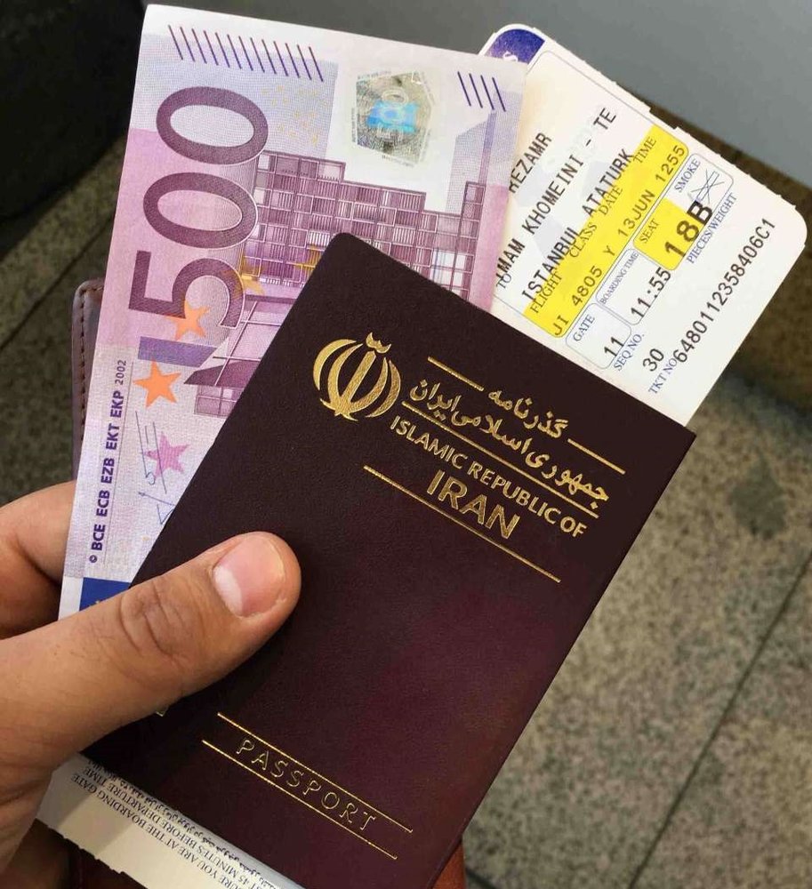جزئیات بخشنامه جدید بانک مرکزی درباره ارز مسافرتی | بانک‌ها مجاز به فروش ارز مسافرتی شدند | مدارک مورد نیاز مسافران برای دریافت ارز