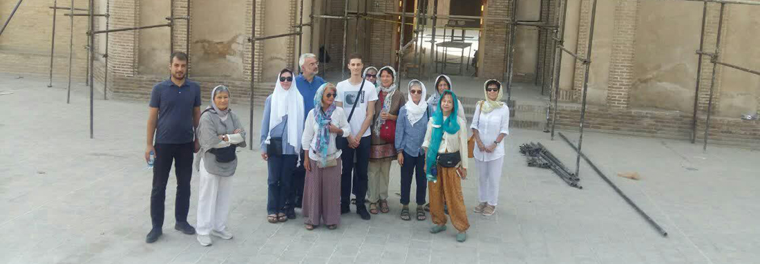 11 گردشگر ایتالیایی از آثار تاریخی ورامین بازدید کردند