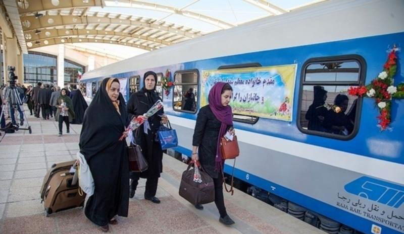 نخستین قطار مسافربری ارومیه وارد مشهد شد | قطار ارومیه - مشهد از کدام شهرها می‌گذرد؟