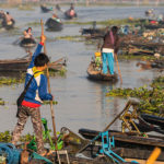 فیلم | تصاویر هوایی زیبا از بازاری مهیج و شناور در دریاچه اینل میانمار
