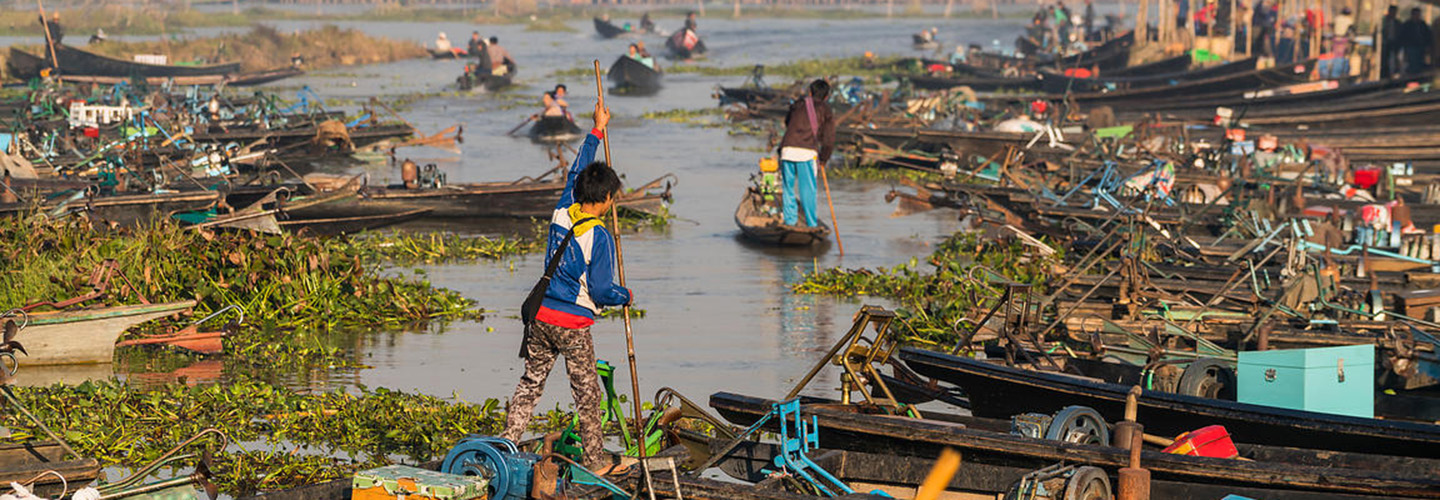 فیلم | تصاویر هوایی زیبا از بازاری مهیج و شناور در دریاچه اینل میانمار