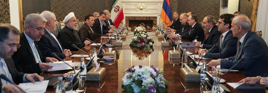 تاکید رئیس جمهور ایران و نخست وزیر ارمنستان بر ارتقاء روابط گردشگری دو کشور