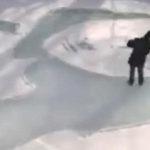 فیلم | لبخند ژوکوند بر برف و یخ | مونالیزا این بار برفی شد!