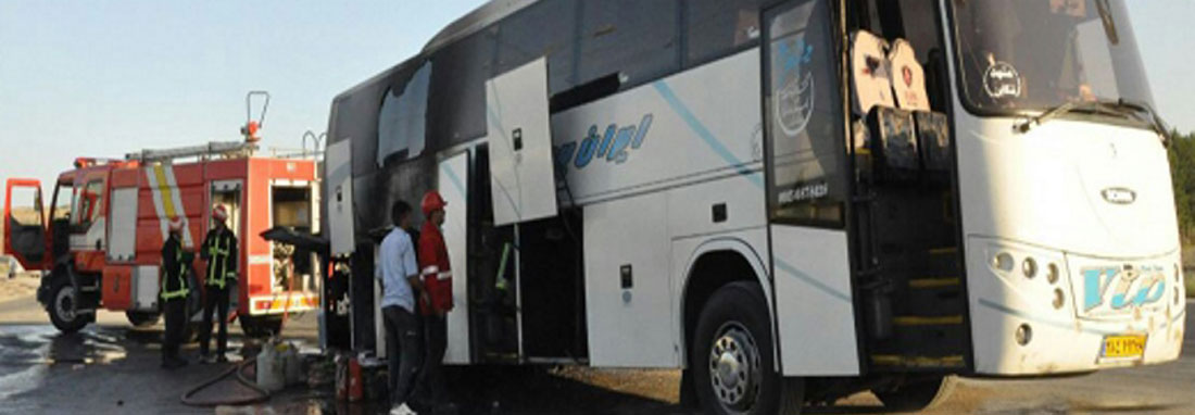 اتوبوس مسافران در ایلام دچار آتش سوزی شد