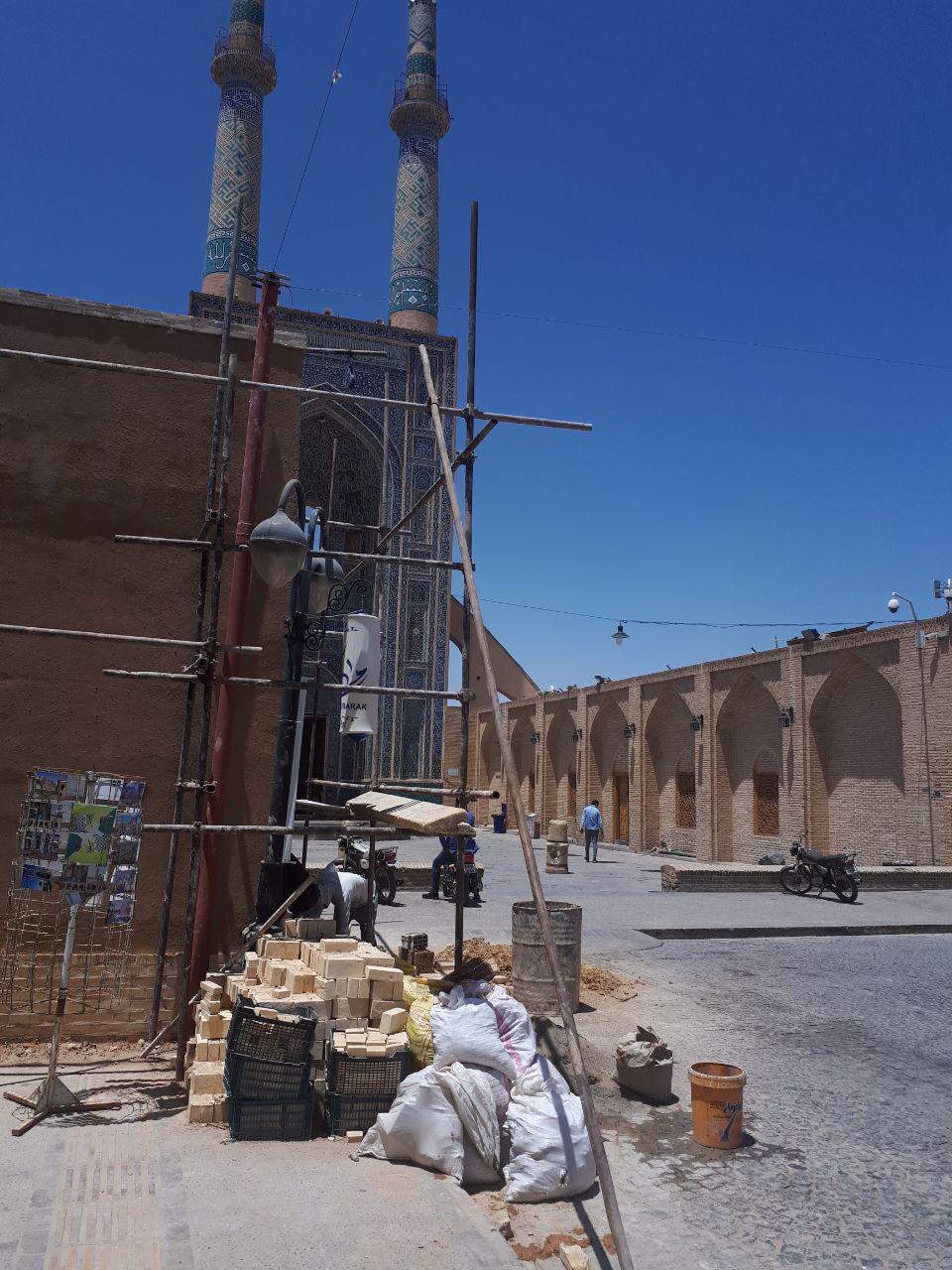واکنش میراث فرهنگی به عملیات عمرانی یک فروشگاه در حریم مسجد جامع تاریخی یزد | امکان تملک این بنا فعلا وجود ندارد