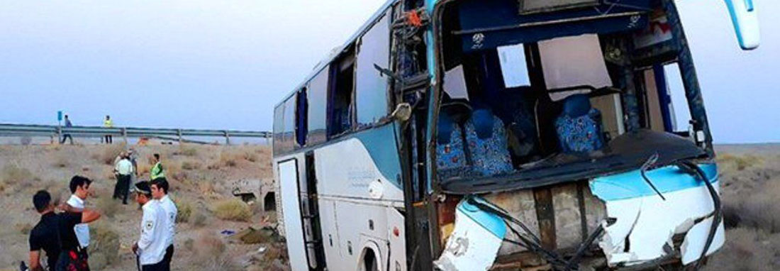 تصادف ۲ اتوبوس و ۱۰ سواری در اتوبان قزوین - زنجان | 14 مسافر کشته و زخمی شدند