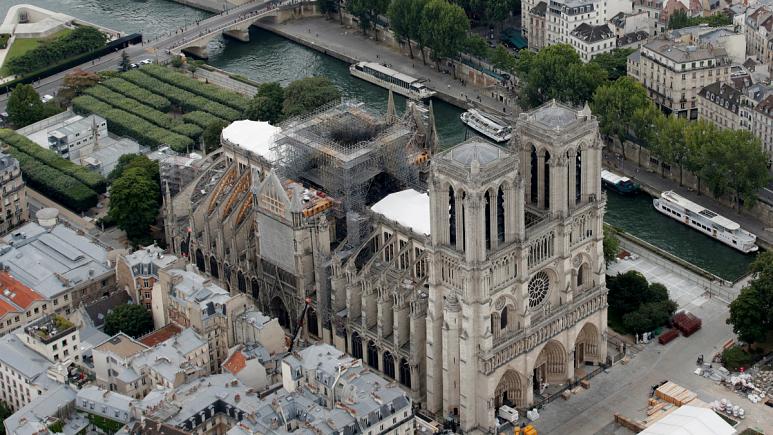 خطر ریزش کلیسای نوتردام در اثر گرمای بی‌سابقه فرانسه | خطری که طاق کلیسا را تهدید می‌کند