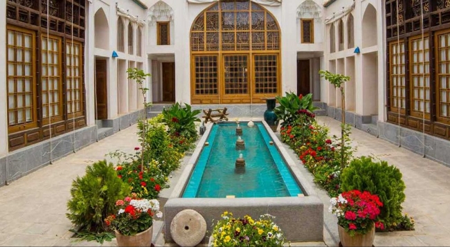 تجربه اقامت در معماری اصیل قاجاری | بوتیک هتل کیانپور؛ در فهرست بهترین‌ها