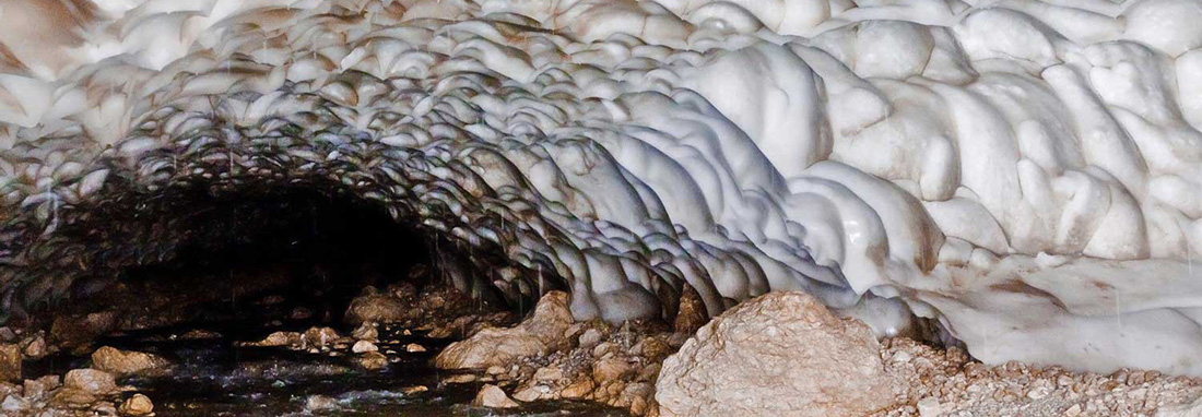 فیلم | ریزش غار یخی «چما» در کوهرنگ | یک گردشگر جان خود را از دست داد