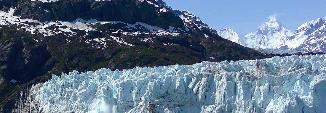 فیلم | سقوط بخش یخچال‌های طبیعی آلاسکا از دریچه دوربین ماجراجویان آمریکایی | گردشگران آسیب دیدند